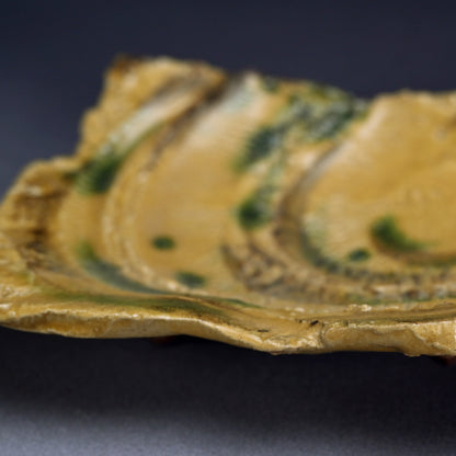 Brilliant Yellow Glazed Swirling Dish ―"黄瀬戸渦巻紋四方皿"