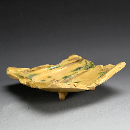 Brilliant Yellow Glazed Swirling Dish ―"黄瀬戸渦巻紋四方皿"