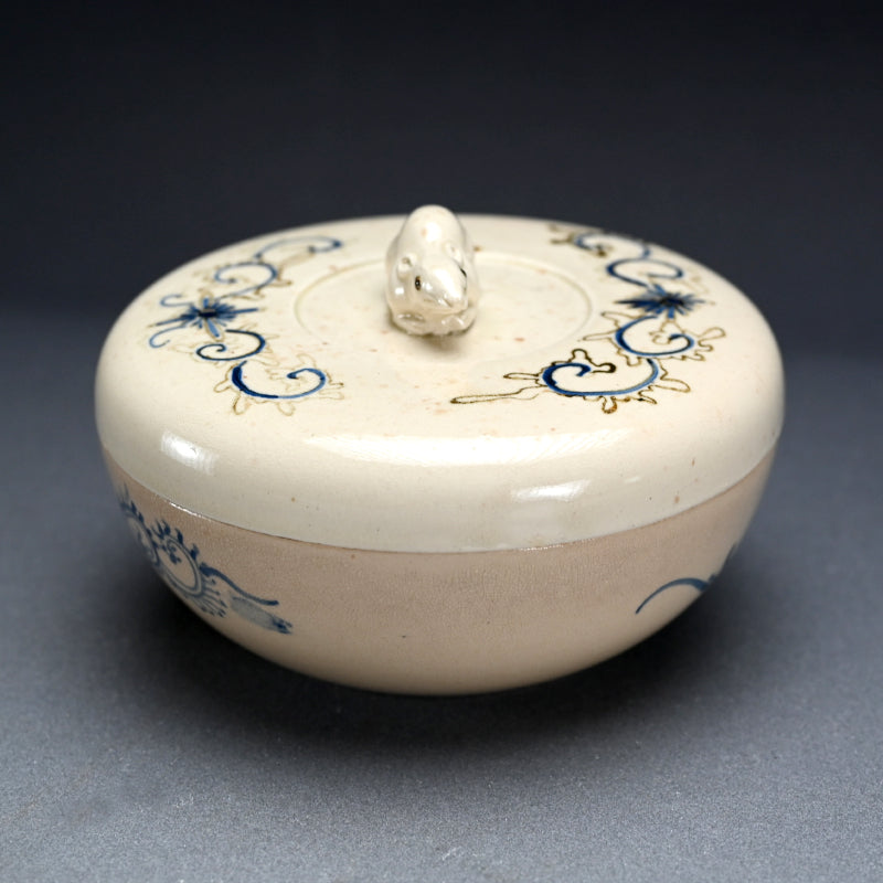 Antique Awata-yaki Lidded dish with Mouse Finial