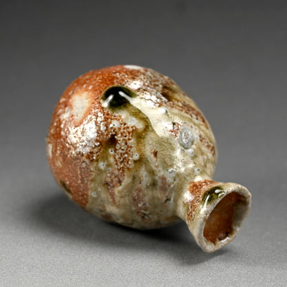 Shigaraki Ash Glazed Tokkuri Sake Flask ー古谷 剛敏 "信楽自然釉 徳利"