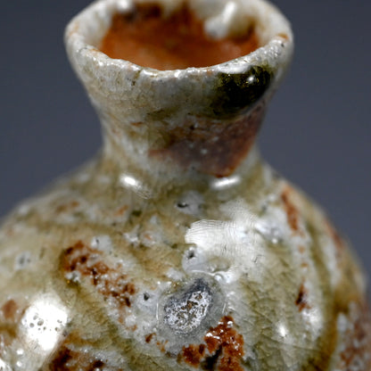 Shigaraki Ash Glazed Tokkuri Sake Flask ー古谷 剛敏 "信楽自然釉 徳利"