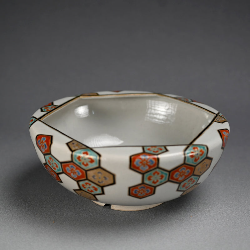 Antique Japanese Ninsei Bowl ー真葛香山 "亀甲模様 菓子器"