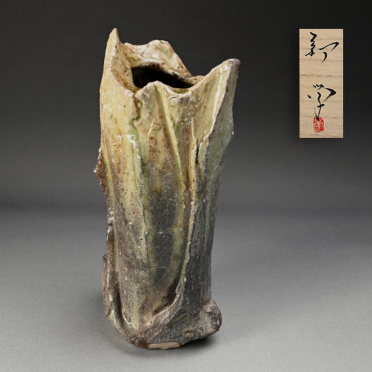 Iga Shinogi Vase ー新 学 “伊賀 鎬花入”