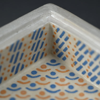 陶箱 ー山路和夫「剪紙繋型文陶筥」出品