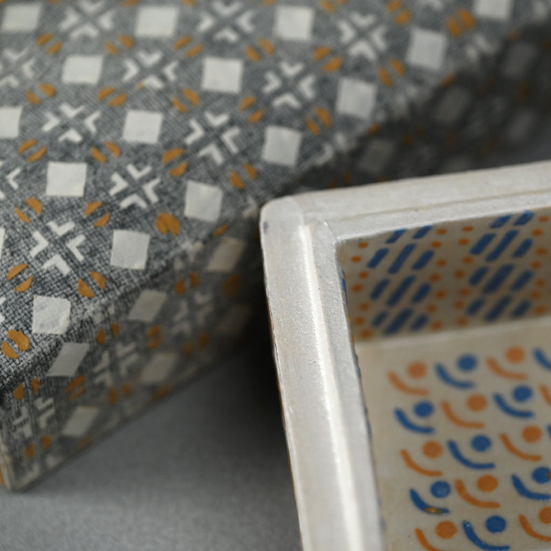 陶箱 ー山路和夫「剪紙繋型文陶筥」出品