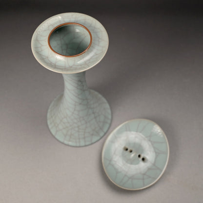 Exquisite Tall Celadon Koro ー浦口 雅行 "青瓷香爐"