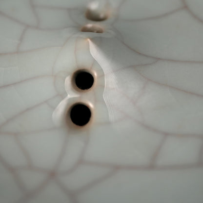 Exquisite Tall Celadon Koro ー浦口 雅行 "青瓷香爐"