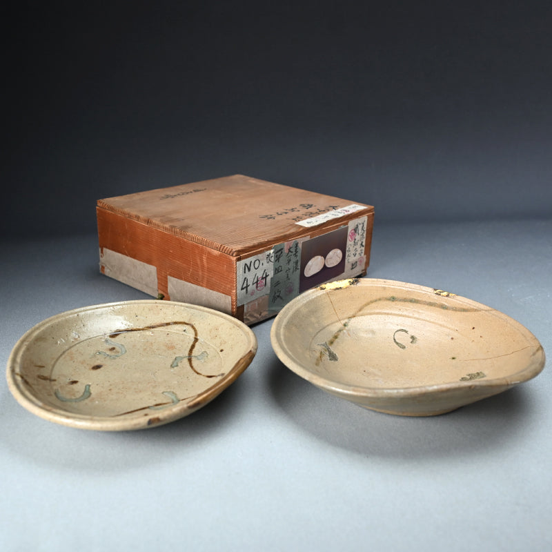 Momoyama to Early Edo Shino-Oribe Bowl Set