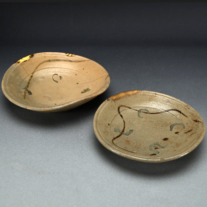 Momoyama to Early Edo Shino-Oribe Bowl Set