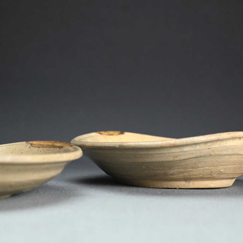 Momoyama to Early Edo Shino-Oribe Bowl Set