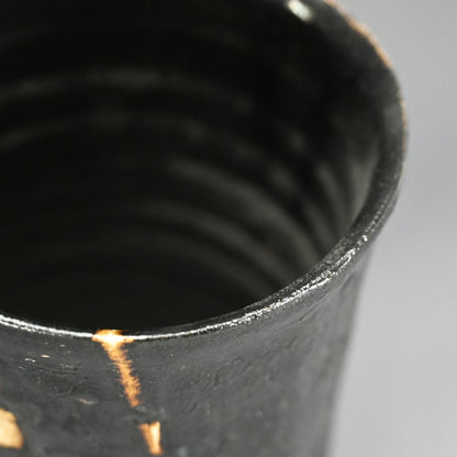 Contemporary Kuro-Oribe Vase ー林 恭助 "黒織部 花入"