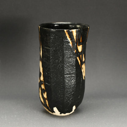 Contemporary Kuro-Oribe Vase ー林 恭助 "黒織部 花入"