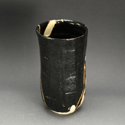 Contemporary Kuro-Oribe Vase ー林 恭助 "黒織部 花入"