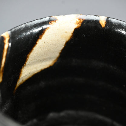 Contemporary Kuro-Oribe Vase ー林 恭助 "黒織部 花入"