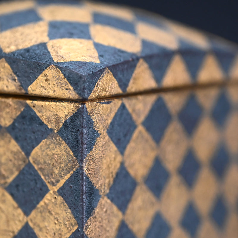 Gold and Black Geometric Ceramic box ー山本 教行 "金彩陶角筥"