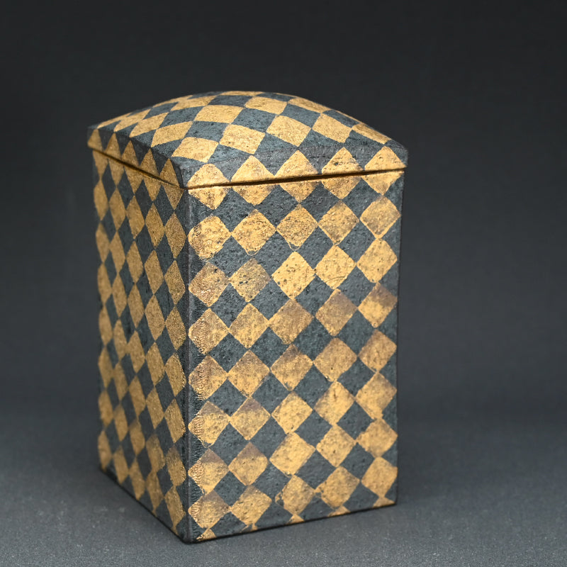 Gold and Black Geometric Ceramic box ー山本 教行 "金彩陶角筥"