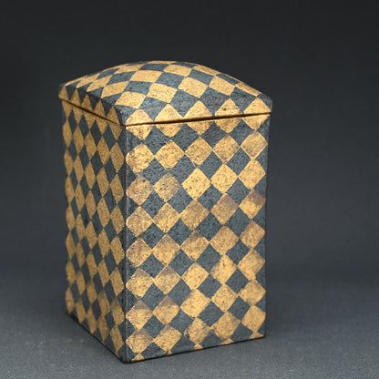 Gold and Black Geometric Ceramic box ー山本 教行 "金彩陶角筥"