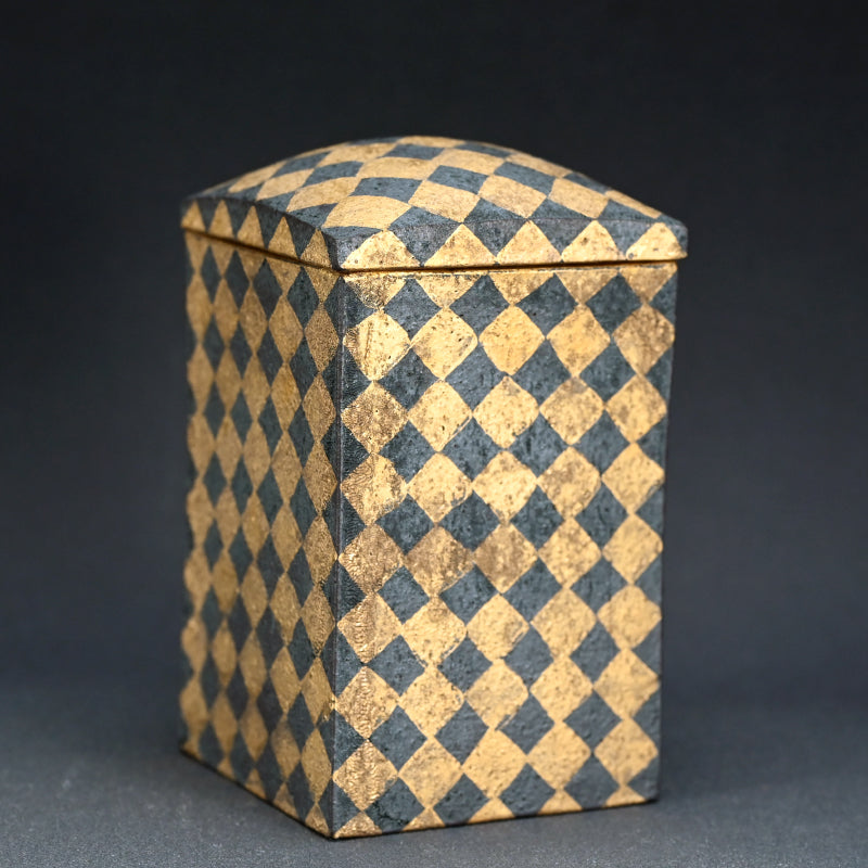 Gold and Black Geometric Ceramic box ー山本 教行 "金彩陶角筥"