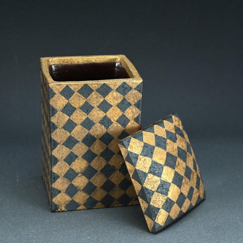 Gold and Black Geometric Ceramic box ー山本 教行 "金彩陶角筥"