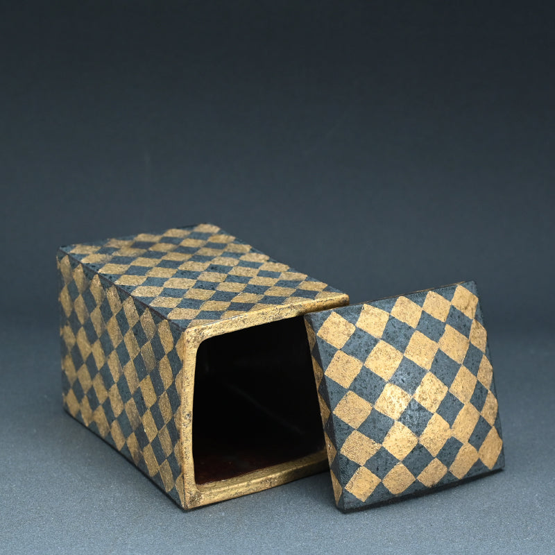 Gold and Black Geometric Ceramic box ー山本 教行 "金彩陶角筥"