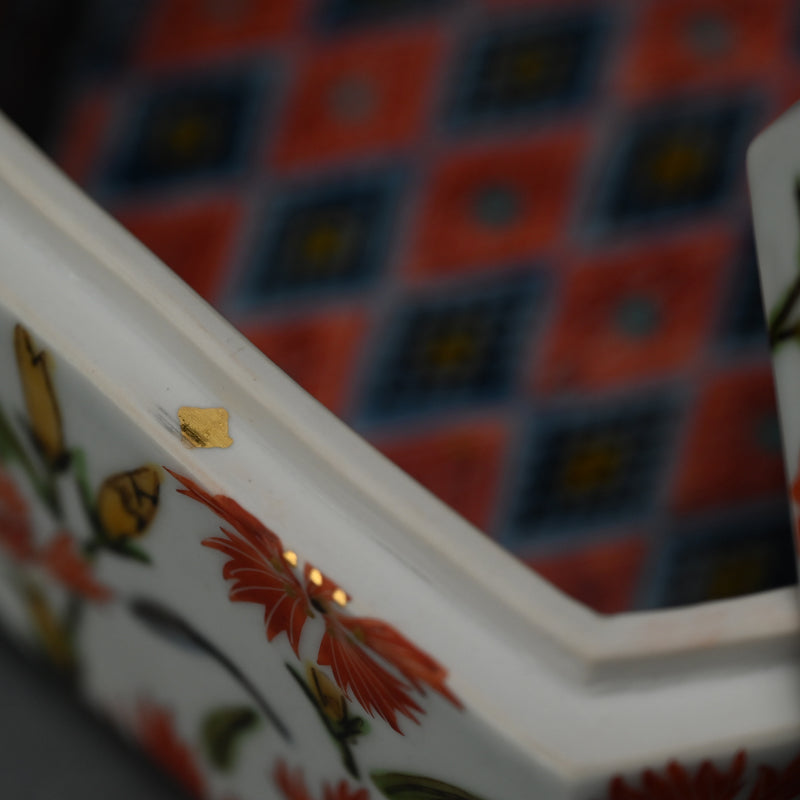 女性作家 ー森恵子のカラフルな磁器箱「色絵撫子文陶箱」