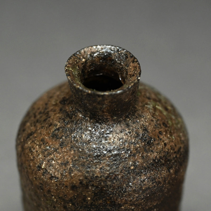 Classic Ash Glazed Tokkuri ー加守田 章二 "徳利"
