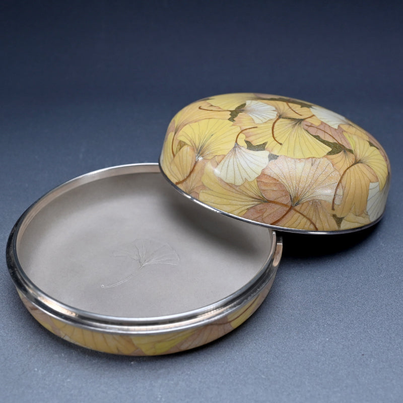Cloisonne box (ginkgo leaves) ー石坂 久美子 “有線七宝蓋物 (いちょう)”
