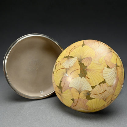 Cloisonne box (ginkgo leaves) ー石坂 久美子 “有線七宝蓋物 (いちょう)”