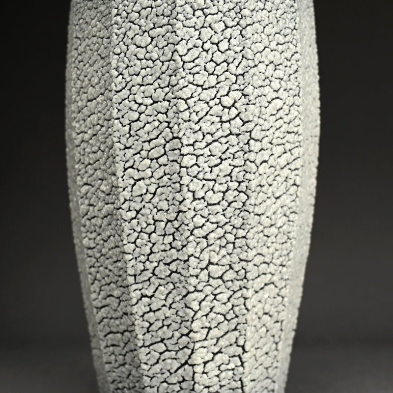 Contemporary Aoshino Vase ー酒井 博司 "藍色志野花入れ"