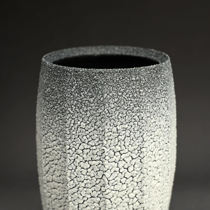 Contemporary Aoshino Vase ー酒井 博司 "藍色志野花入れ"