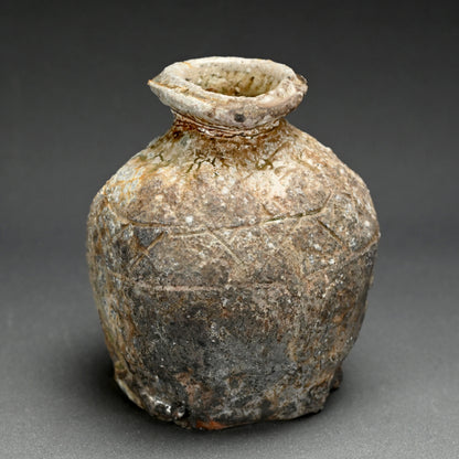 Wild Uzukumaru Vase