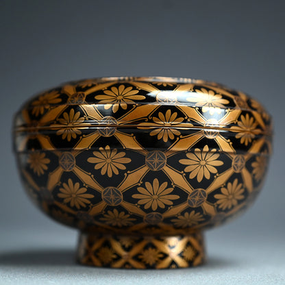 Spectacular Edo period Japanese Covered Lacquer Bowl