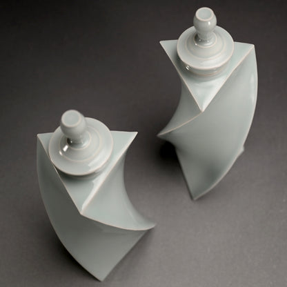 Pair Mentori Covered Vases ー"青白磁 対面取蓋物"