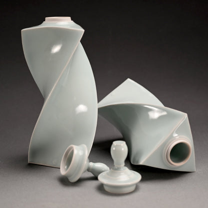 Pair Mentori Covered Vases ー"青白磁 対面取蓋物"