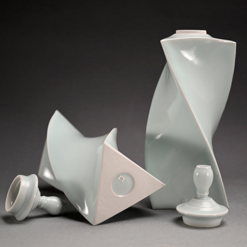 Pair Mentori Covered Vases ー"青白磁 対面取蓋物"