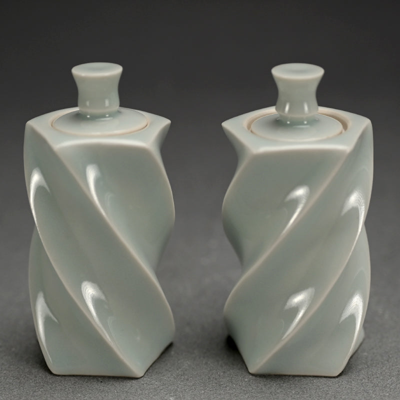 Pair Mentori Covered Bottle Vases ー"青白磁 対面取蓋物"