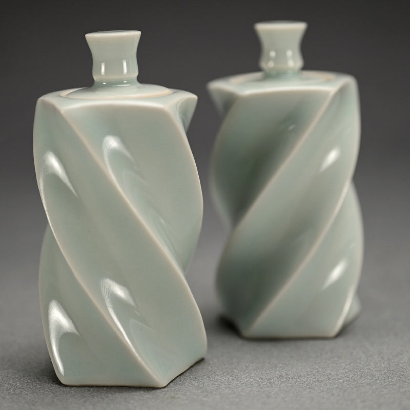 Pair Mentori Covered Bottle Vases ー"青白磁 対面取蓋物"