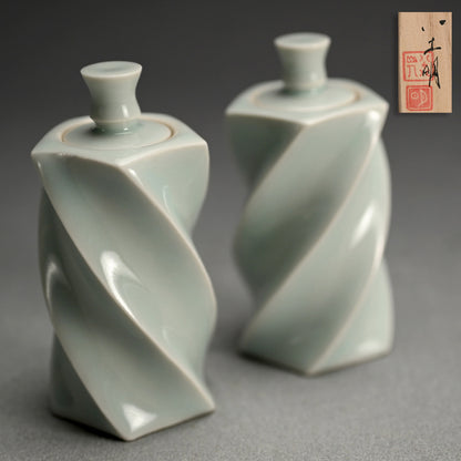 Pair Mentori Covered Bottle Vases ー"青白磁 対面取蓋物"