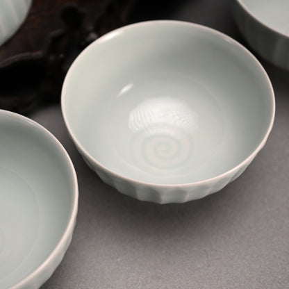 Set Five Seihakuji Porcelain Bowls ー"青白磁鉢五客組"