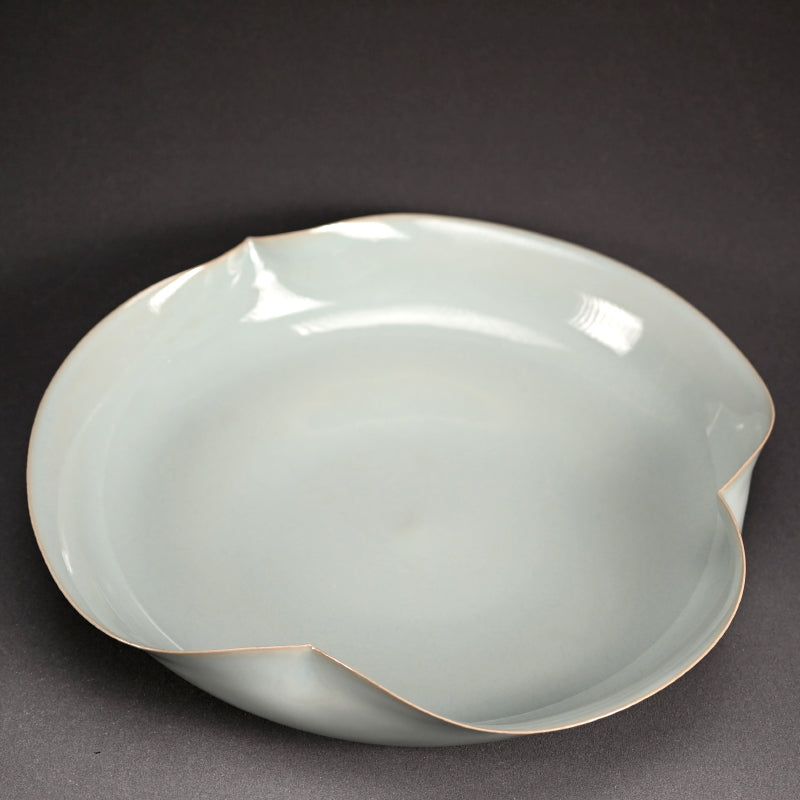 Large Celadon Basin ー"青磁輪花大皿"