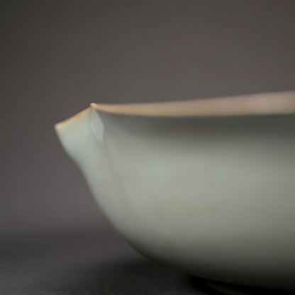 Large Celadon Basin ー"青磁輪花大皿"