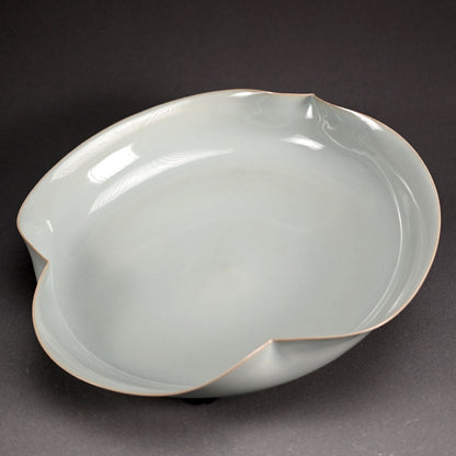 Large Celadon Basin ー"青磁輪花大皿"