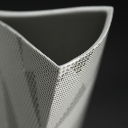 Ceramic Vase ー長江 重和 "平行四辺形からのかたち"