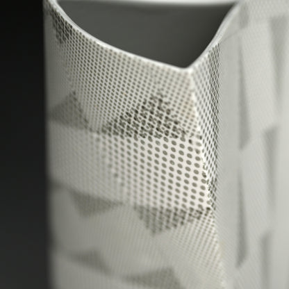 Ceramic Vase ー長江 重和 "平行四辺形からのかたち"