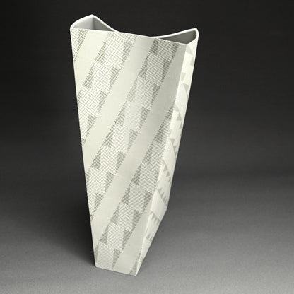 Ceramic Vase ー長江 重和 "平行四辺形からのかたち"