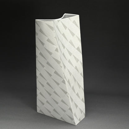 Ceramic Vase ー長江 重和 "平行四辺形からのかたち"