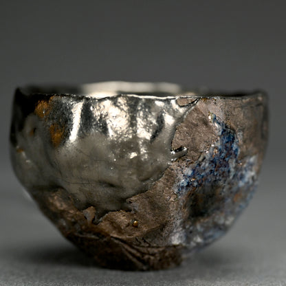 Sake cup Guinomi ー稲吉 オサム "白金彩刳貫 ぐい吞み"