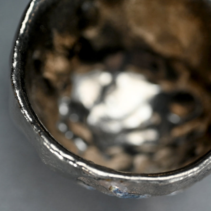 Sake cup Guinomi ー稲吉 オサム "白金彩刳貫 ぐい吞み"