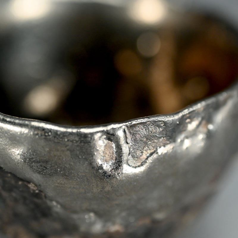 Sake cup Guinomi ー稲吉 オサム "白金彩刳貫 ぐい吞み"