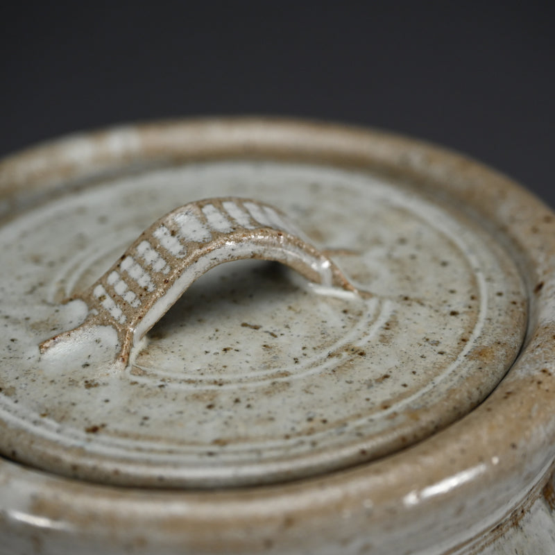 Tataki Chosen Karatsu Mimitsuki Mizusashi ー十三代 中里 太郎右衛門 "叩き朝鮮唐津耳付水指"